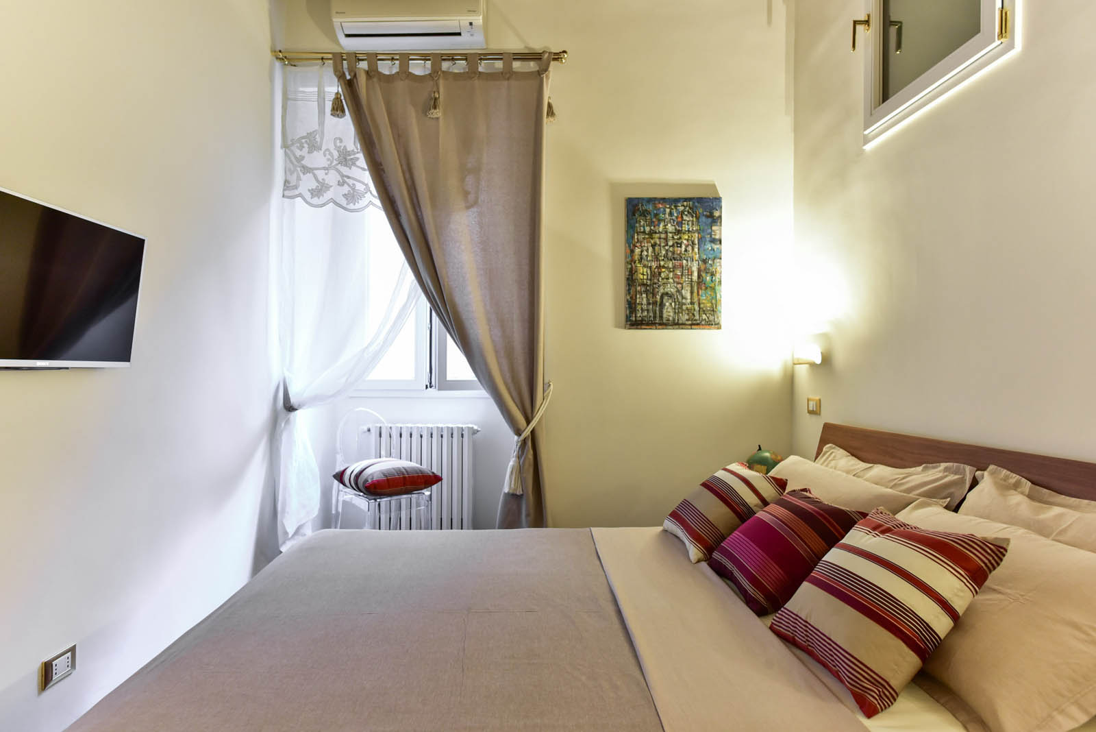 bedroom in rome