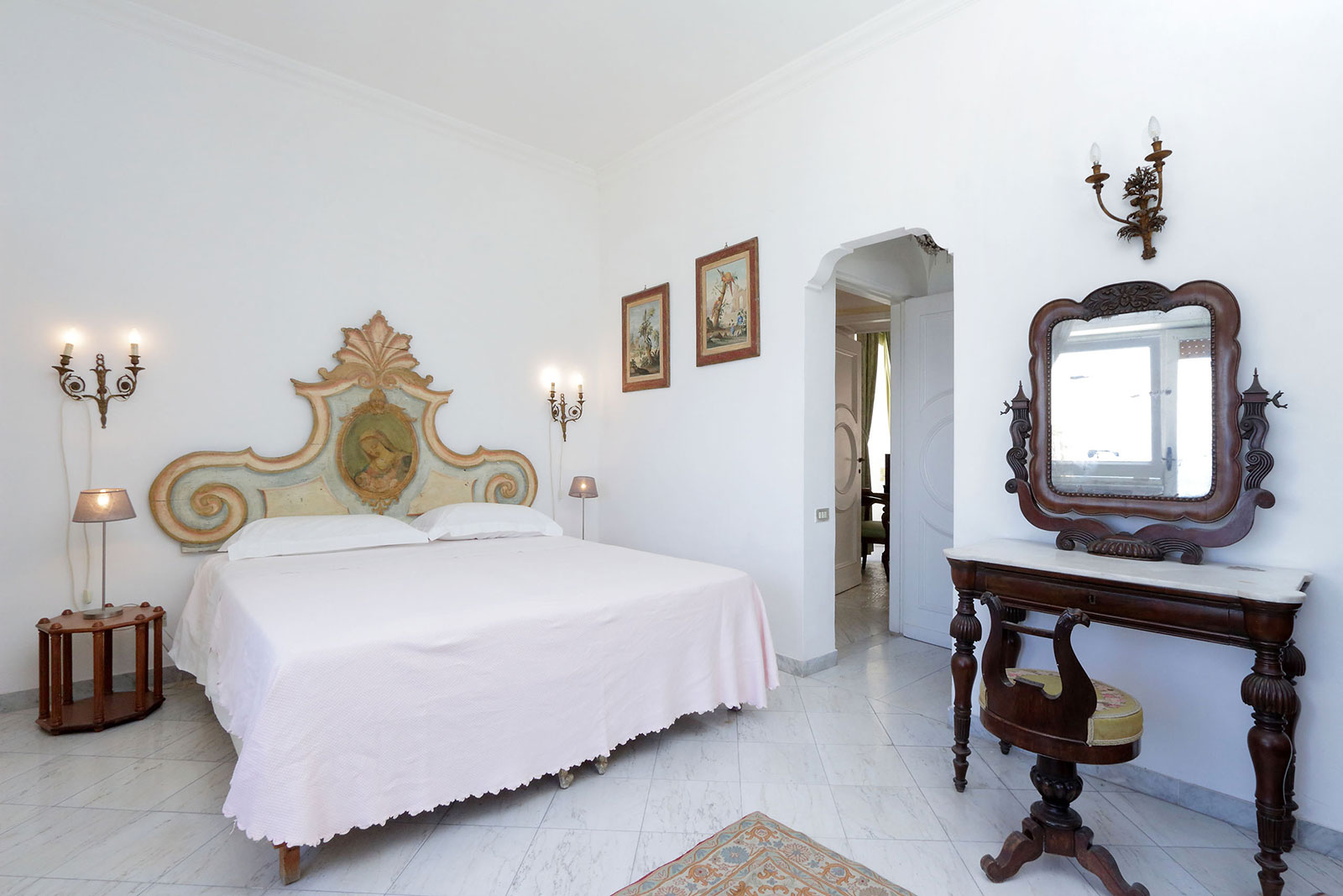 villa-in-capri-bedroom-rose