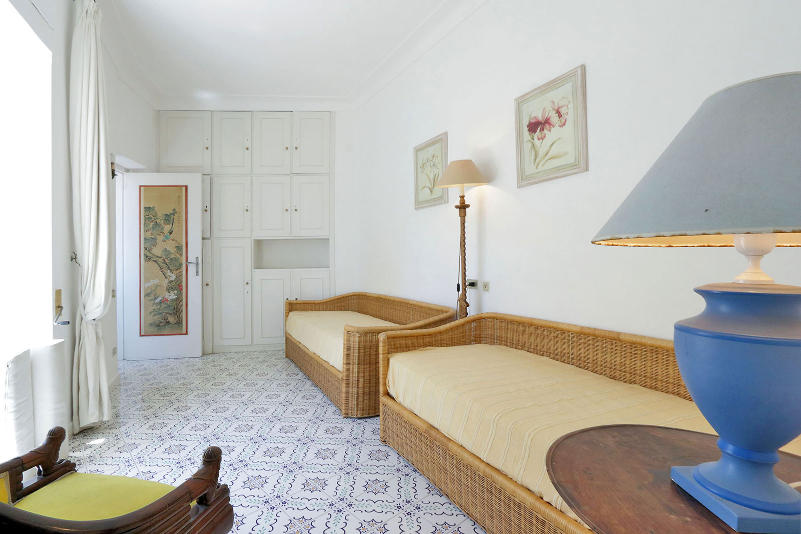 villa-in-capri-single-bed-room