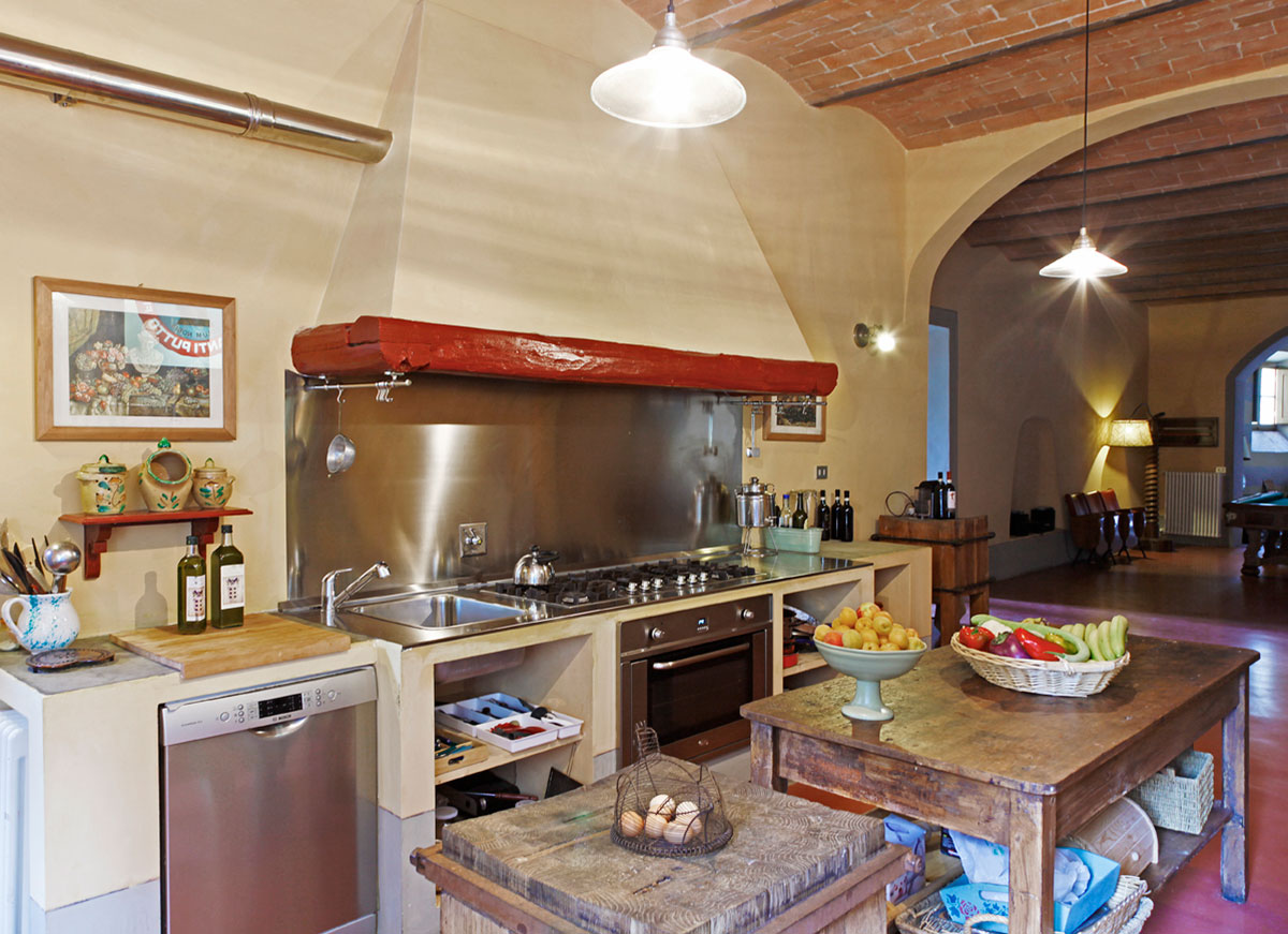 villa-la-querce-kitchen